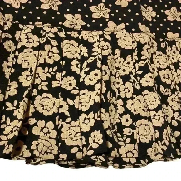 CHICO’s black floral midi trumpet skirt rayon black & ivory contrast flounce 4 - Picture 4 of 7